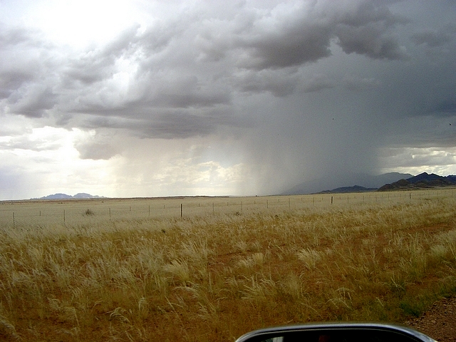 Regen über Namibia